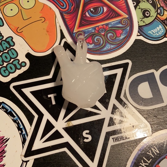 Peace sign glass pendant - Picture 2 of 6